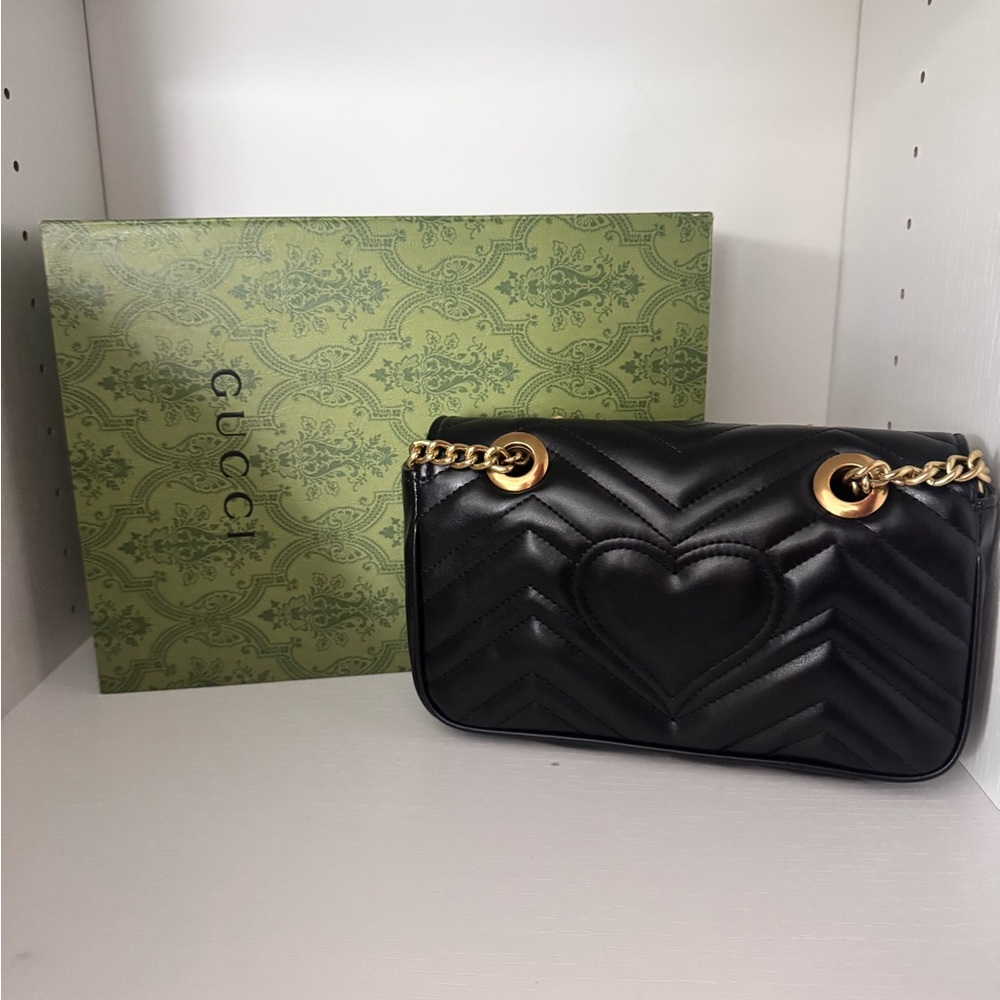 Gucci Black Quilted Leather Shoulder Bag with Gold Double G - Picture 2 of 2